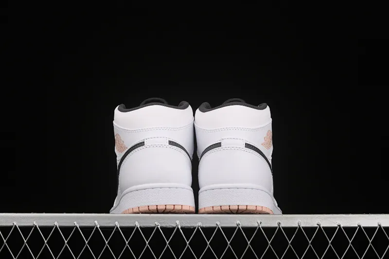 All categories Air Jordan Jordan series basketball shoes Air Jordan 1 Mid Air Jordan 1 Mid AJ1 Joe 1 white and black cherry blossom powder Zhongbang basketball shoes 554725-180